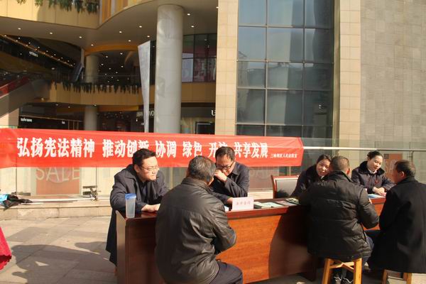 法官现场解答问题1.jpg